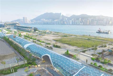 香港蛇形建築物|啟德空中花園被指似蛇陣佈局 波浪紋隔音屏似足蛇皮